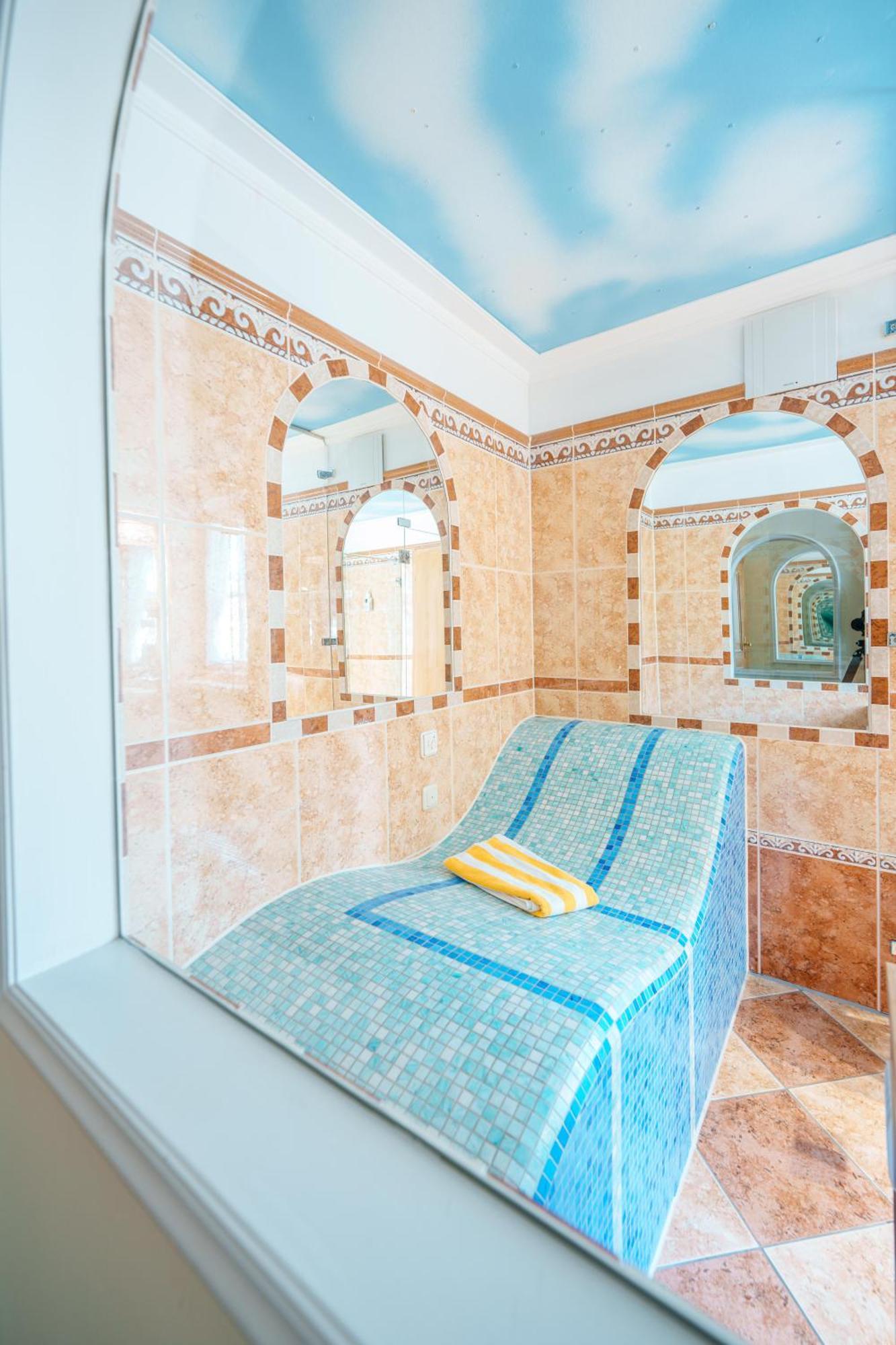 Koenig Ludwig Design Hotel Neu Zimmer Mit Sauna Oder Whirlpool Oder Mehr Altötting Exteriér fotografie