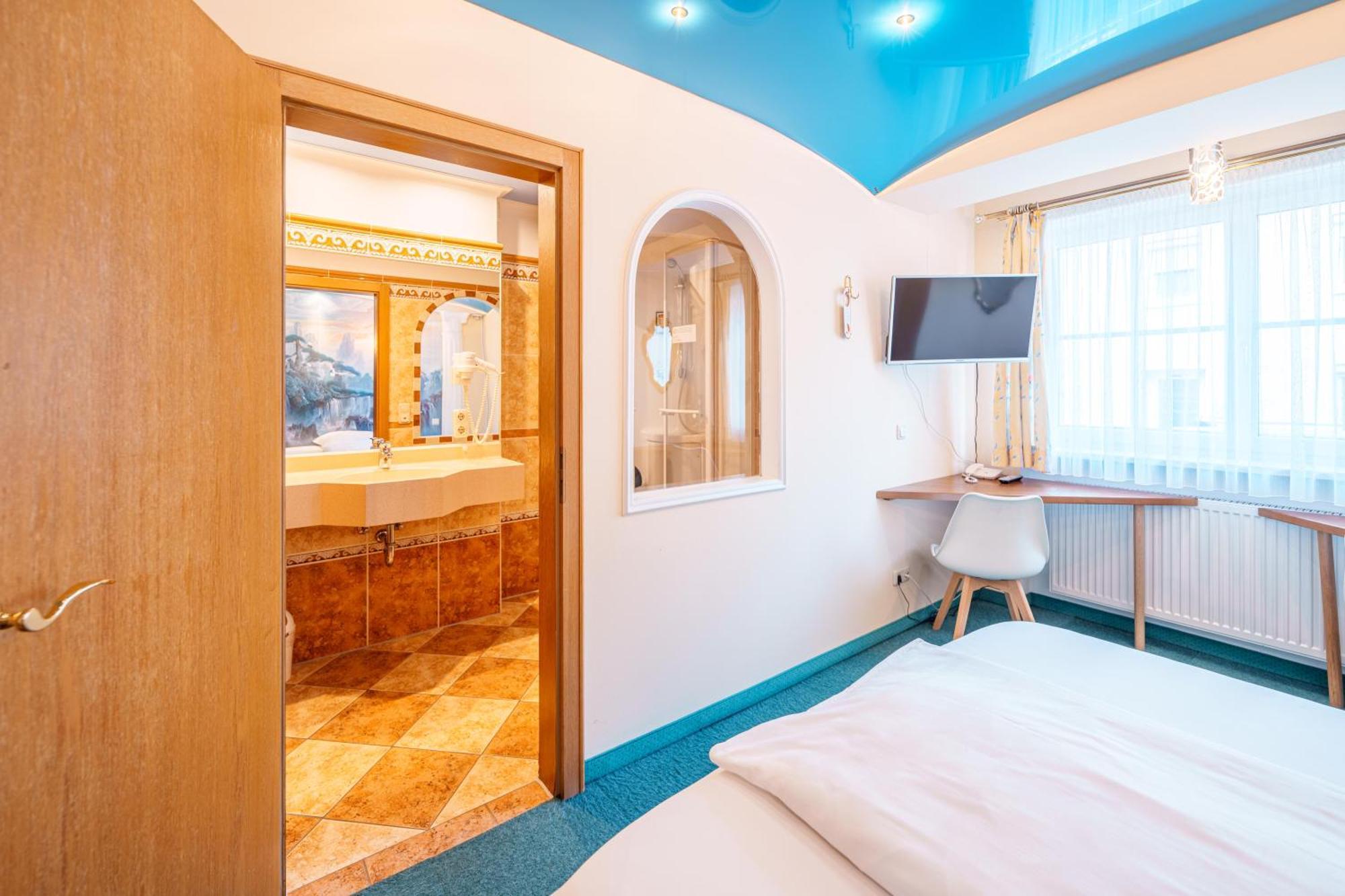 Koenig Ludwig Design Hotel Neu Zimmer Mit Sauna Oder Whirlpool Oder Mehr Altötting Exteriér fotografie